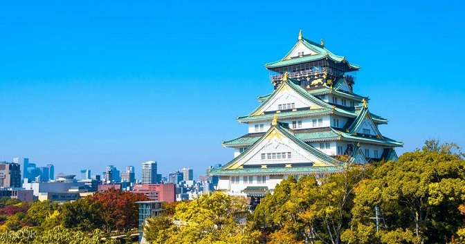 Visit the Osaka-jo Castle
